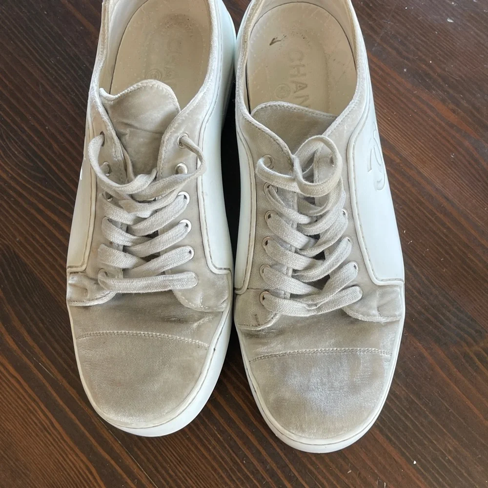 Chanel size 40 (US10) sneakers - Picture 4 of 6